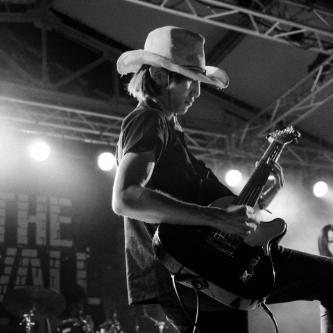 提供吉他換弦台南服務的專家小劇場音樂文創