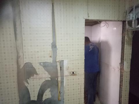 專業拆除打石 - 廁所修改，
磚牆切割打除。