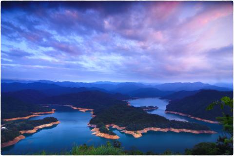 Johnson(強生)多媒體工作室 - 鱷魚島夕陽 Johnson(強生)多媒體工作室 - 鱷魚島夕陽