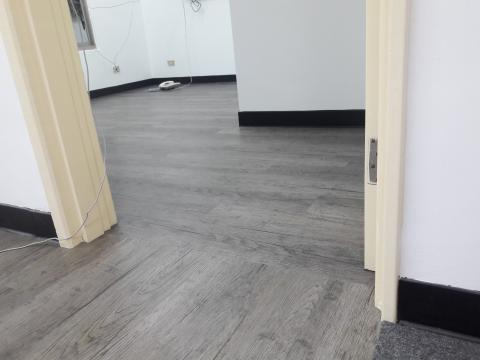 騰林室內裝潢 - 360和平東路三段，商空PVC木紋地磚&方塊毯接案實品3