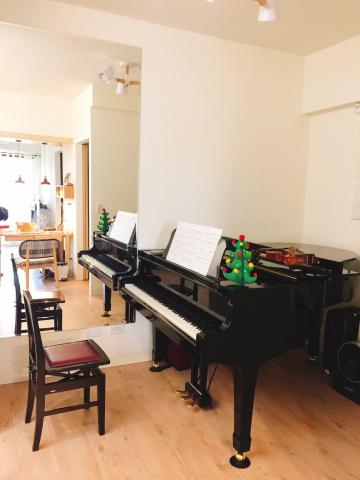 施宜君 - 高雄左營工作室琴房照，YAMAHA三號平台演奏琴，位於左營火車站旁，捷運巨蛋站走路約十分鐘。