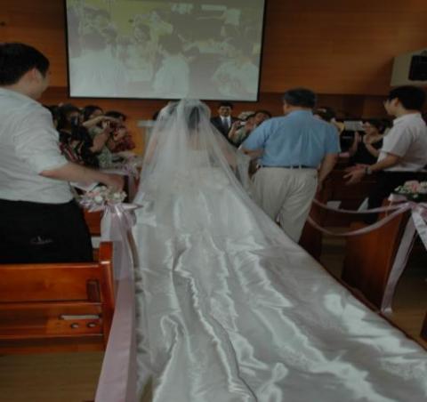 吳高樹 - 儀式開始前新娘的背影