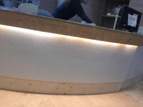 淞鴻石材美容 - 兆豐銀行檯面 破損處理 補膠作業 施工後