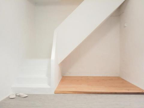 飛-木作油漆 - 改造後-樓梯下方使用木地板空間感放大-完成品