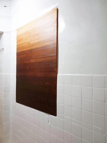 飛-木作油漆 - 改造後-原始衛浴牆面有凹洞，用壁掛畫做造型切齊牆面