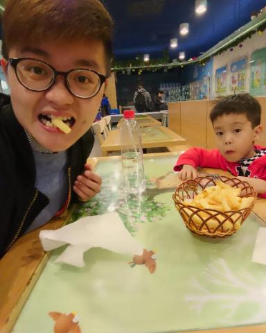 郭竹恩 - 到府陪玩案例三（協助爸爸媽媽帶小朋友到兒童樂園玩）