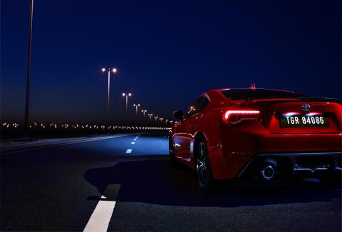 86快遞 - 非本人實車