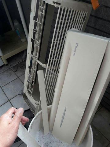 FB青堂冷氣水電工程行 - 洗室內機外殼