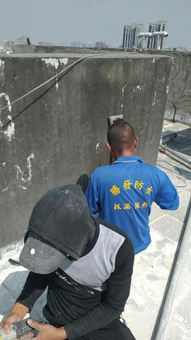 梁允彰 - 大樓頂樓防水施工