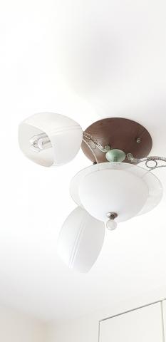 寶捷居家除蟎 - 清潔後的燈飾，整潔又漂亮