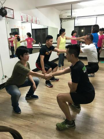 提供衝浪教練課服務的專家GZ運動營養教室