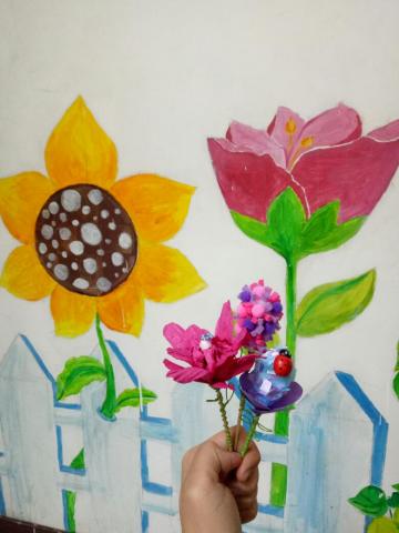 憶世界 - 任何靈感都是設計的一部分，牆壁彩繪或是棉棒也能變藝術花朵