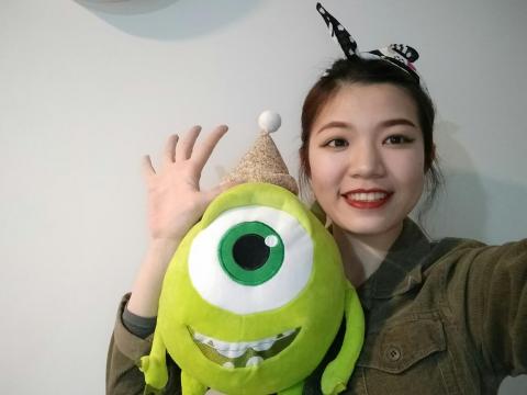 艾蜜莉 - 設計妝容-紅配綠我的美麗。