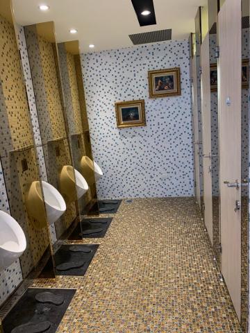 峻廷室內裝修有限公司 - 男廁內部