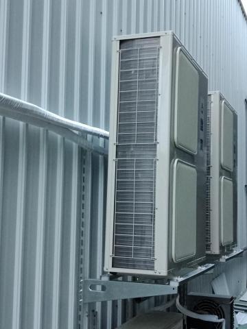 駿豪冷氣電器行 - 這是餐廳 商務用的冷氣