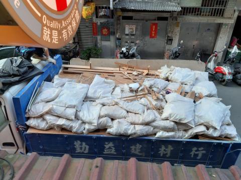 勝㰍工程行 - 南港垃圾清運現場照