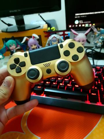 林敬浤 - PS4 dualshock4
上色+冷烤漆