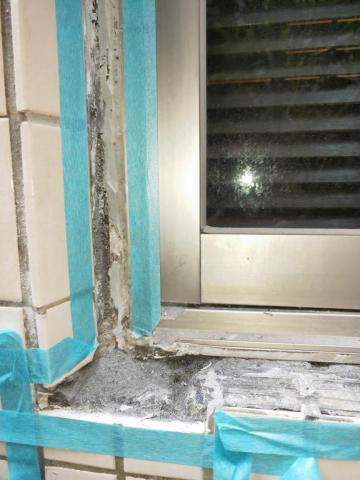 上禾防水工程 - 舊Silicone 割除，遮蔽貼紙