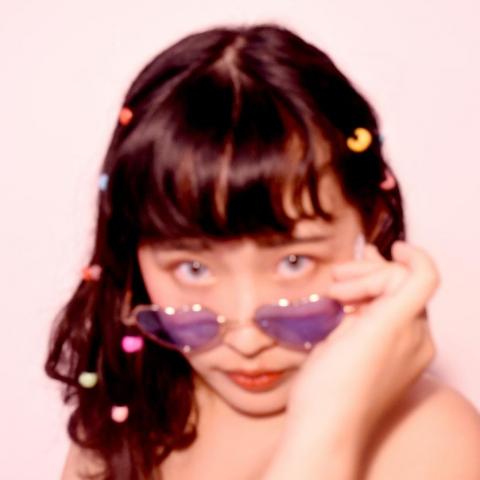 提供簡單調酒服務的專家彭怡心