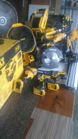 信傑工程行 - 部份工具