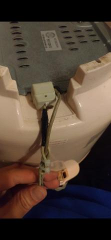 莊勝超 - 電子鍋無法做動，維修完成。