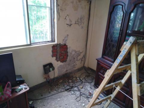 卓鴻君 - 壁癌打除