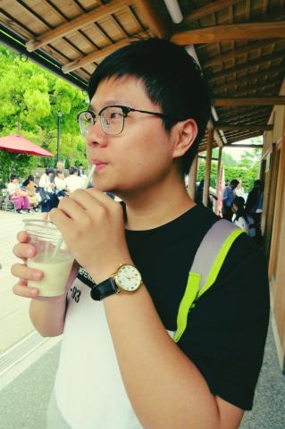 何心平 - 日常生活照