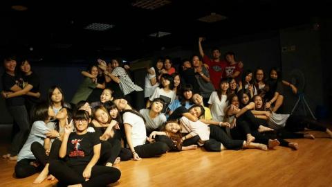 木子 光鄰瑜伽工作室 - 肢體課程