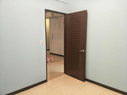 宏玲工程 - 天鵝藍牆面