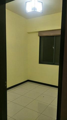 宏玲工程 - 鵝黃