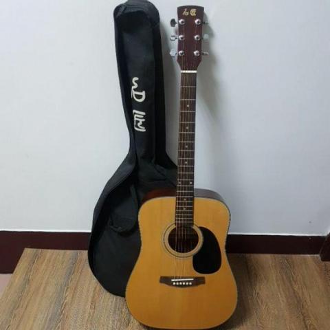 提供吉他弦服務的專家個人吉他教學