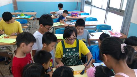 小明藝術畫室 - 兒童水彩