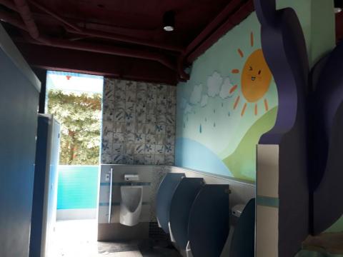 油漆工程 - 學校廁所油漆