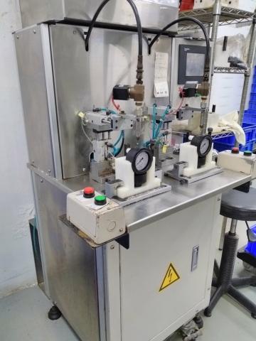 震宇 工 學 設 - 外銷企業專用機械設計製造
壓力錶自動充油機