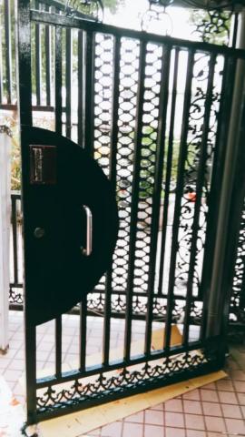 珠成工程企業 - 油漆鐵門