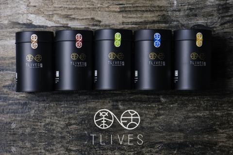 黑本。影像設計 - [商品攝影]
透過瞭解商品，搭配合適之背景質感，精準呈現商品之特色及需求。