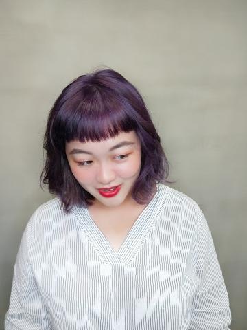 Gongsheng - 我是kiki?

是一位髮型工作者
是一位很在乎每一位客人
的“髮型”也很重視“設計美感”更加在乎您們的“髮質”

每一位進來共生的客人
裡面有最真誠的笑容 
最感動的服務
最好的技術
帶給您?
由您來體驗！

✴服務店家：共生Gongsheng

✴住址 ：高雄市四維三路130號

✴預約電話 ：07 335-2990

✴營業時間 ：
週一休
                       