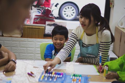 Lizly's Design Studio荔子平面設計工作室 -  Lizly's Design Studio荔子平面設計工作室 -