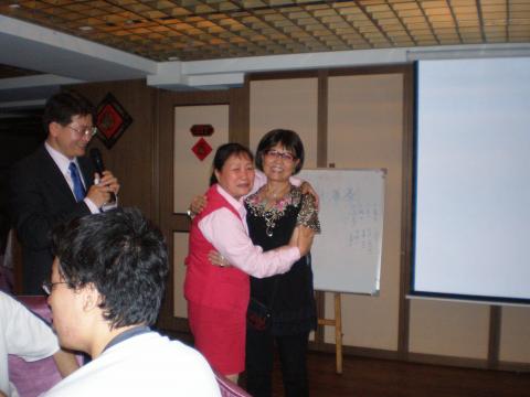 若谷攝生企業有限公司/王宸諒 - 銀翼餐廳董事長與員工一同參與教育訓練