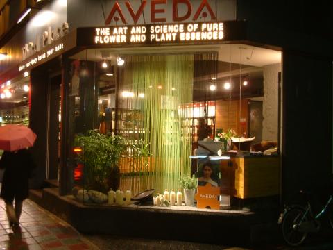 Simon Art  Design Studio - 陳列櫥窗設計