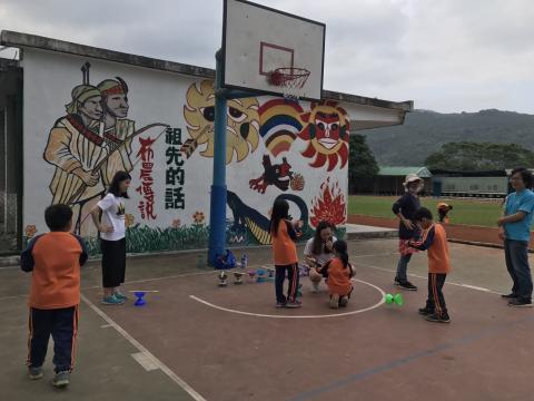 曹普晴 - 到馬遠部落進行教學