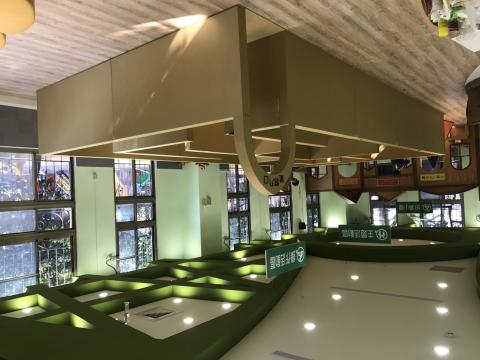 小悠兔生活 - 桃園兒童館的大型迷宮