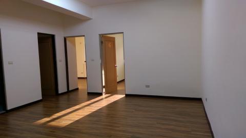 黃龍工程 - 21坪油漆粉刷，重新塑膠地板安裝