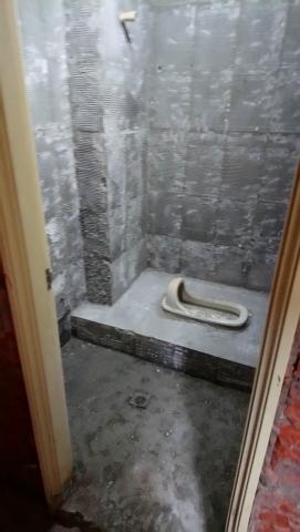 鴻家房屋翻修企業社 - 廁所磁磚打除