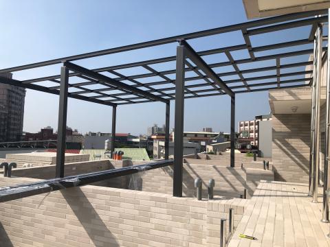 尚和鋁門窗工程行 - H型鋼屋頂採光罩