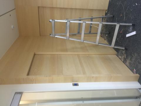 郭曜華 - 辦公室隔間