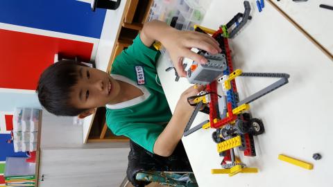 育彩程式設計 - 10歲 樂高動力機械