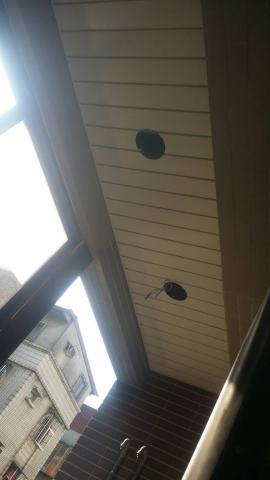 旭展裝修工程行（阿展） - 住家陽台企口鋁板施工。
象牙白
板材寬度10公分