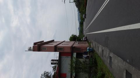 统理水电 - 屋頂水塔安裝，驚心動魄！