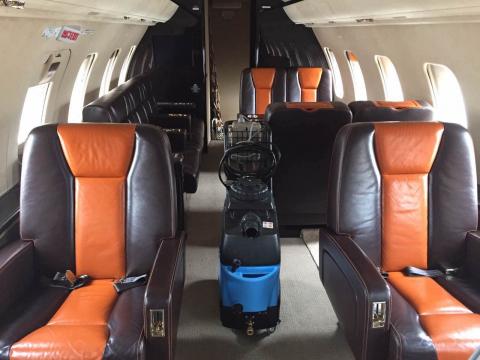 翠正約洗 - 機場小飛機內部清洗 翠正約洗 - 機場小飛機內部清洗